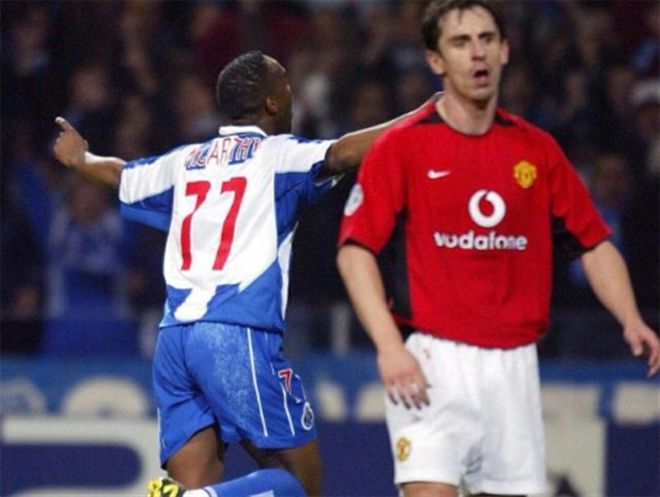 一个不容忽 一个不容忽